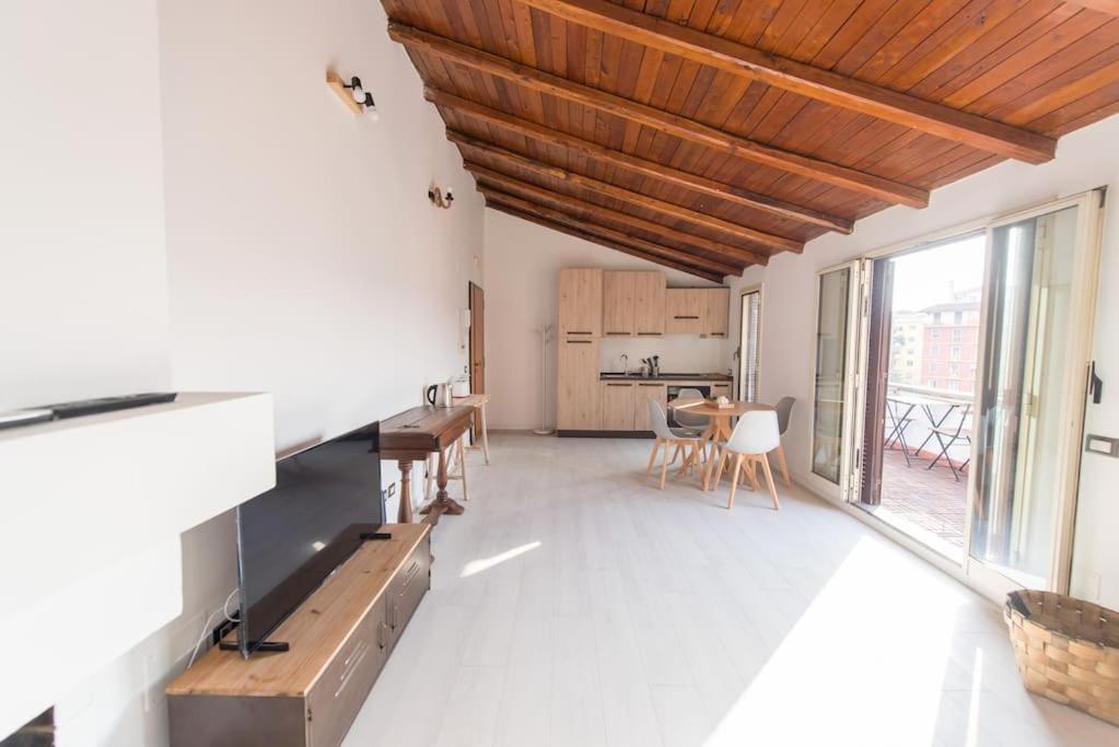 San Peter's - Cosy Renovated Penthouse Rom