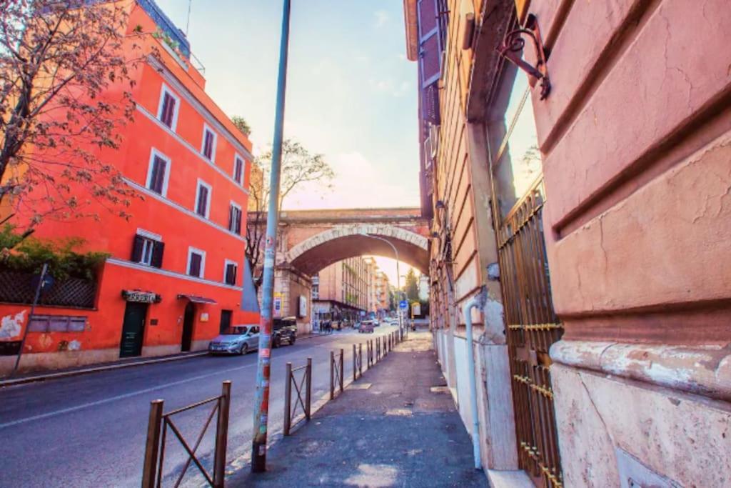 San Peter's - Cosy Renovated Penthouse Apartment Rom